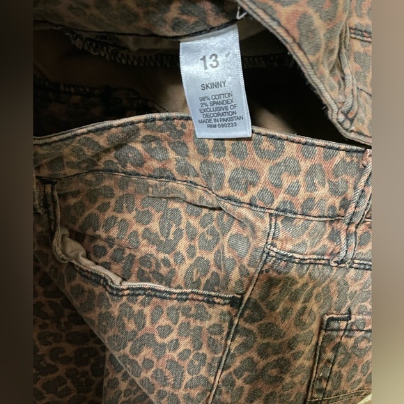 Bullhead Denim Leopard Jeans - Picture 5 of 5
